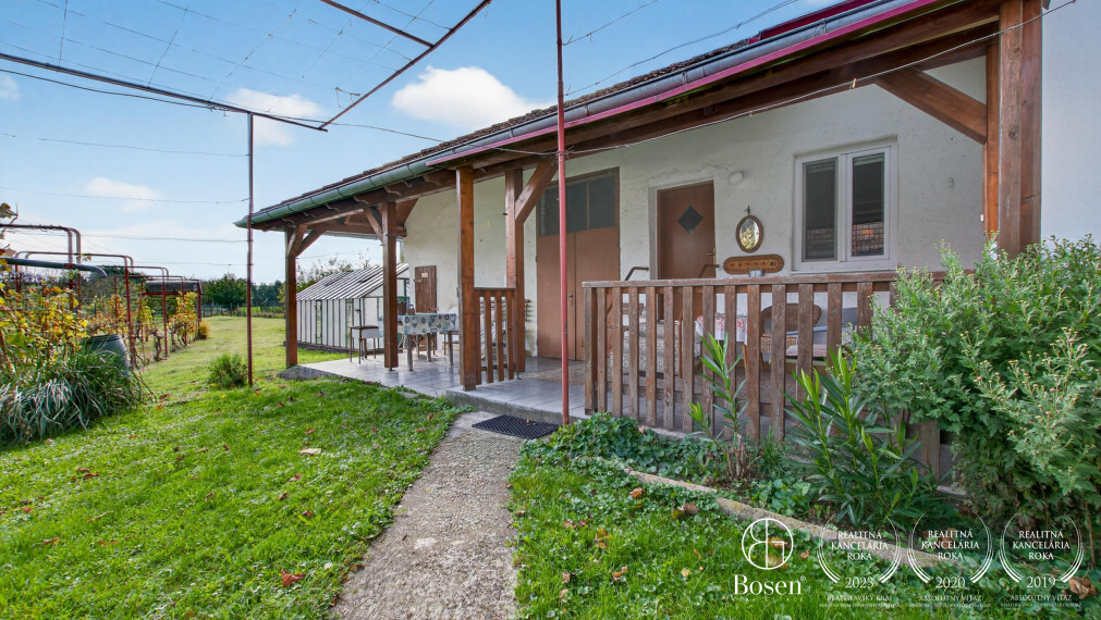 Bosen Group Vám ponúka na predaj exkluzívne vidiecky rodinný dom v Dlhej pri Trnave