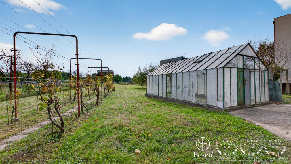 Bosen Group Vám ponúka na predaj exkluzívne vidiecky rodinný dom v Dlhej pri Trnave