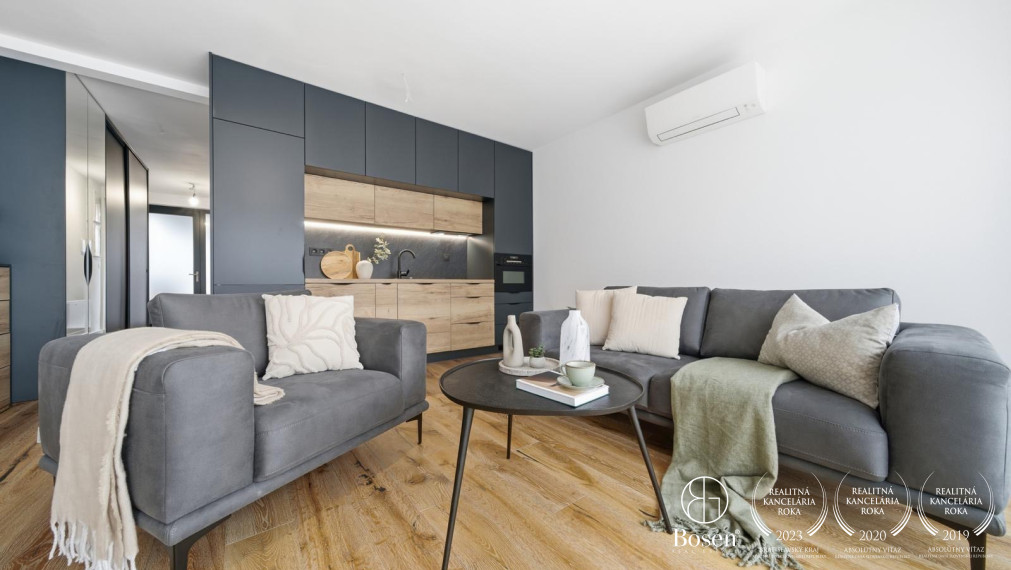 BOSEN | 2 izbový byt s terasou a parkovacím státím, Karpatská ulica - Staré Mesto