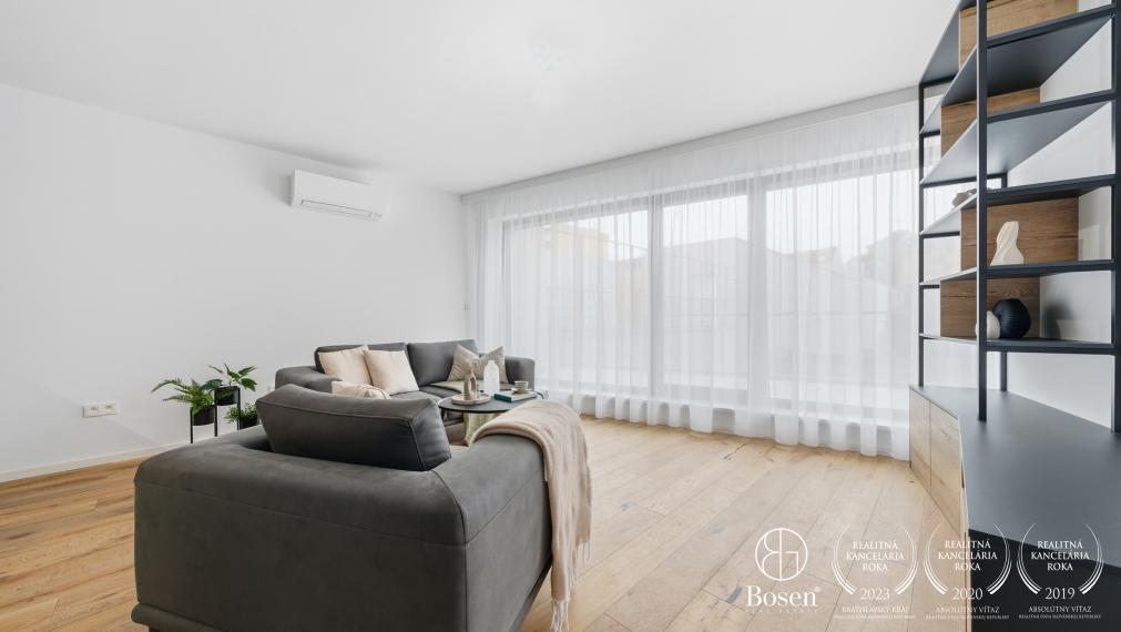 BOSEN | 2 izbový byt s terasou a parkovacím státím, Karpatská ulica - Staré Mesto