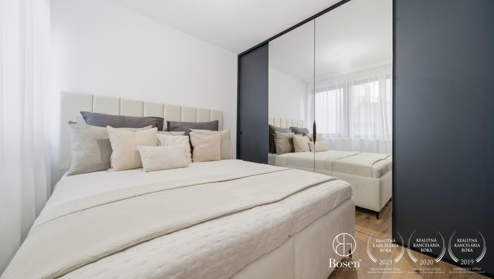 BOSEN | 2 izbový byt s terasou a parkovacím státím, Karpatská ulica - Staré Mesto