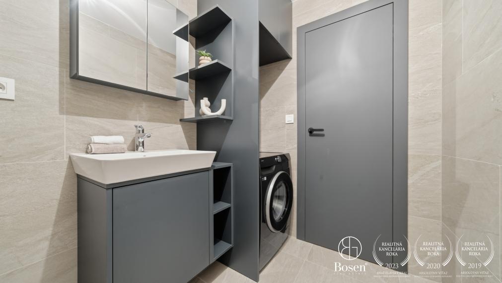 BOSEN | 2 izbový byt s terasou a parkovacím státím, Karpatská ulica - Staré Mesto