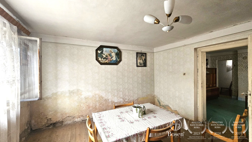 BOSEN | Pozemok s rodinným domom 5km od R7– Jastrabie Kračany