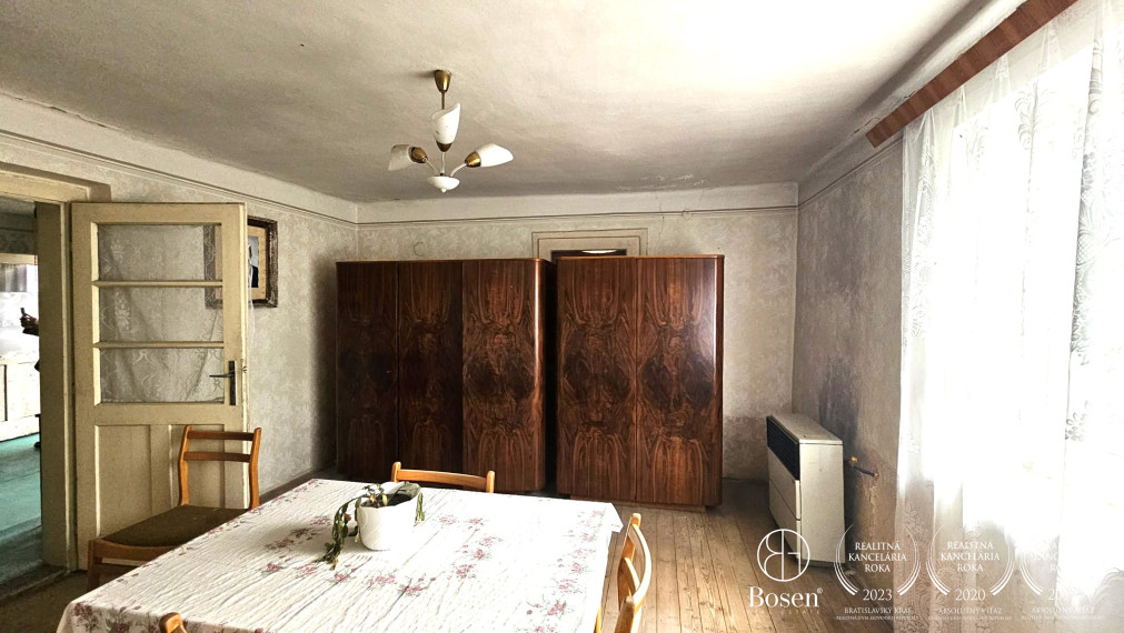 BOSEN | Pozemok s rodinným domom 5km od R7– Jastrabie Kračany