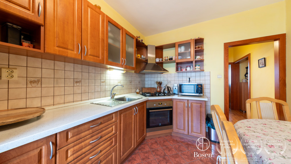 BOSEN | Zrekonštruovaný a zariadený 3 izbový byt, 79m2