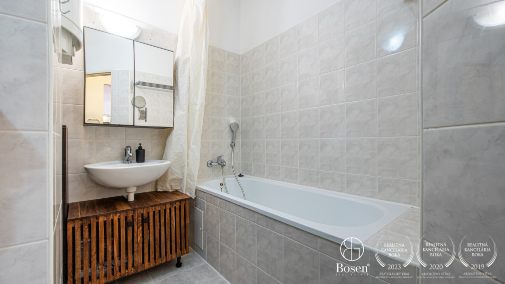 BOSEN | Na predaj 2i byt s parkovaním priamo pred bytovým domom - Trenčín