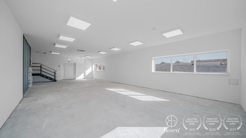 BOSEN | Administratívny priestor v novopostavenej hale, Stupava