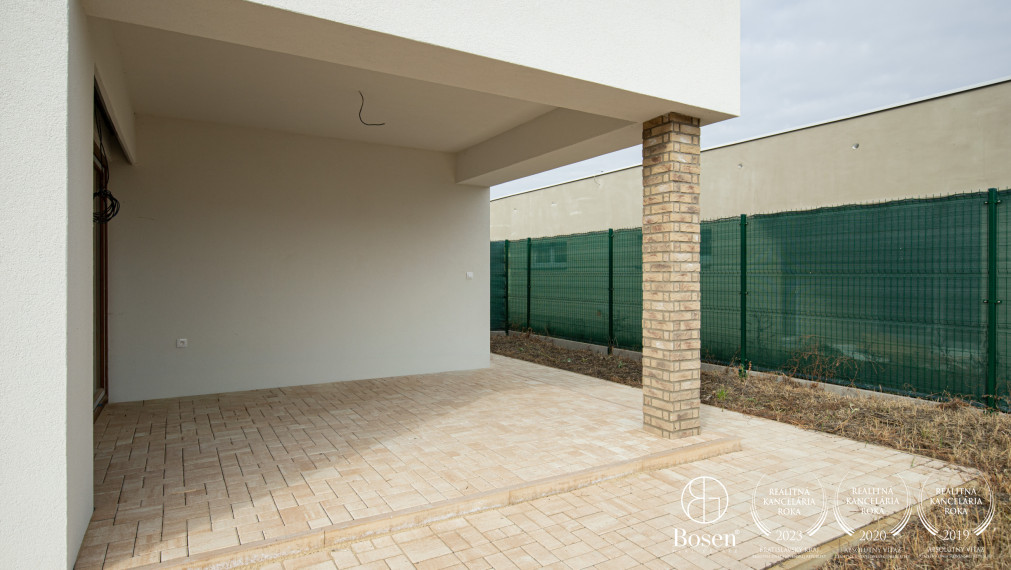 BOSEN | Rodinný dom s dvoma bytovými jednotkami v obci Dunajský Klátov