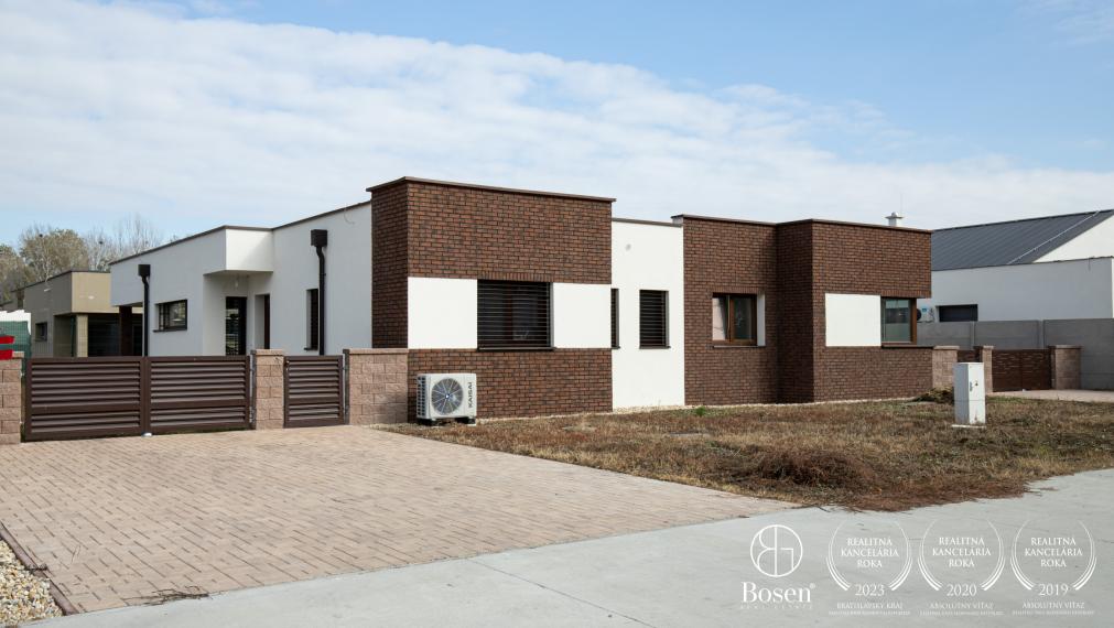 BOSEN | Rodinný dom s dvoma bytovými jednotkami v obci Dunajský Klátov