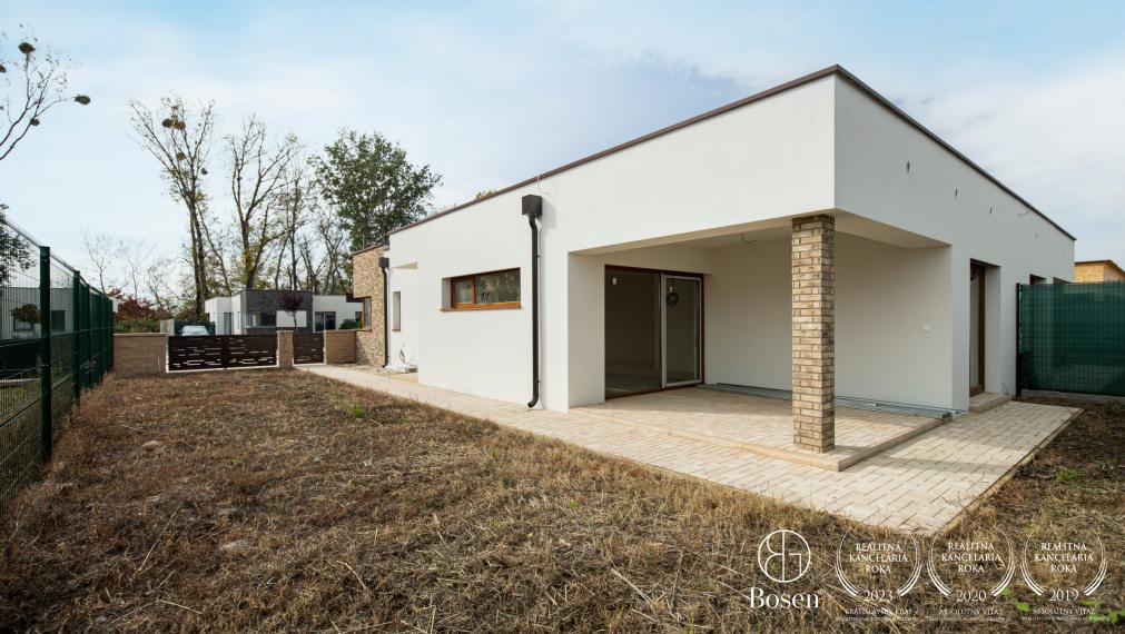 BOSEN | Rodinný dom s dvoma bytovými jednotkami v obci Dunajský Klátov