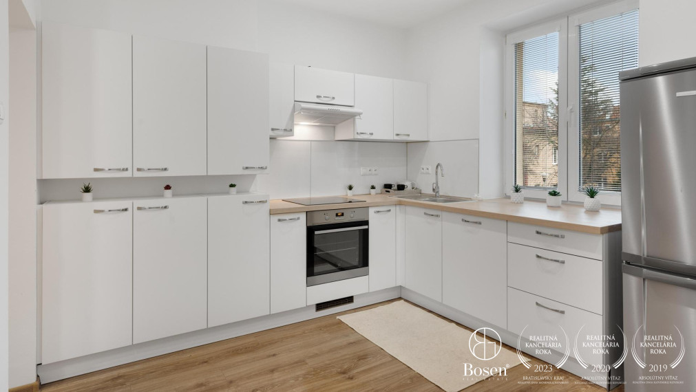 Na prenájom 2,5-izbový byt na Odborárskej ulici v Novom Meste