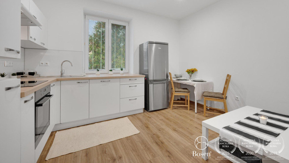 Na prenájom 2,5-izbový byt na Odborárskej ulici v Novom Meste