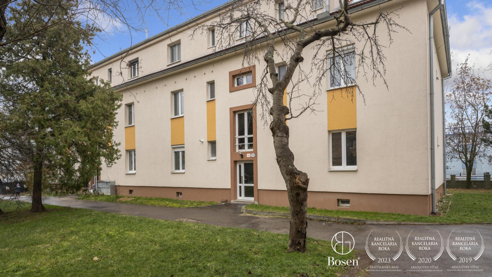 Na prenájom 2,5-izbový byt na Odborárskej ulici v Novom Meste