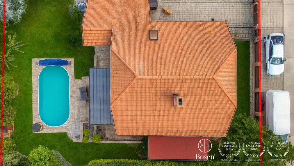 BOSEN | Na predaj priestranný rodinný dom s bazénom a saunou v obci Trhová Hradská
