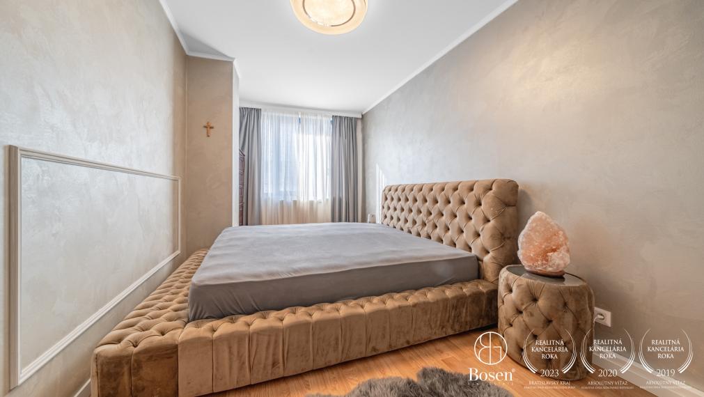 Ponúkame na prenájom 2-izbový apartmán v Starom Meste- Vysoká ulica