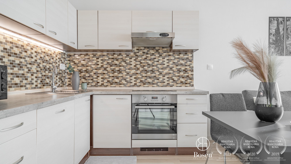 Rezervované Moderný 2-izbový byt s loggiou a parkovaním - Dunajská Lužná