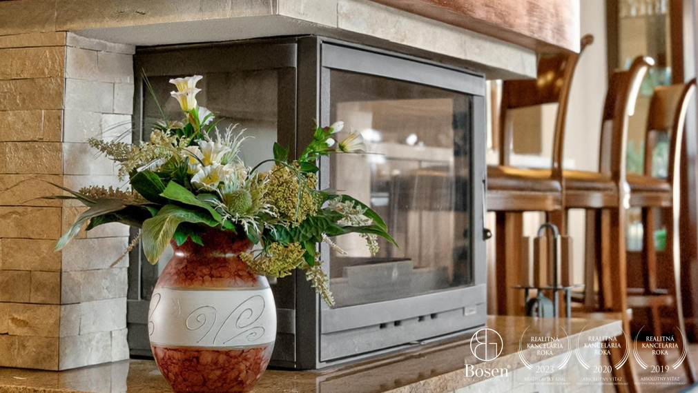 REZERVOVANÉ!!! BOSEN | Rodinná vila s bazénom a jacuzzi