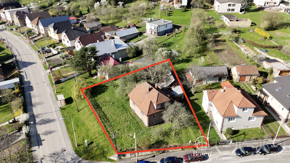 BOSEN I Pozemok so starým domom s krásnym výhľadom, Ružomberok, Baničné - Jelence, 1247m2