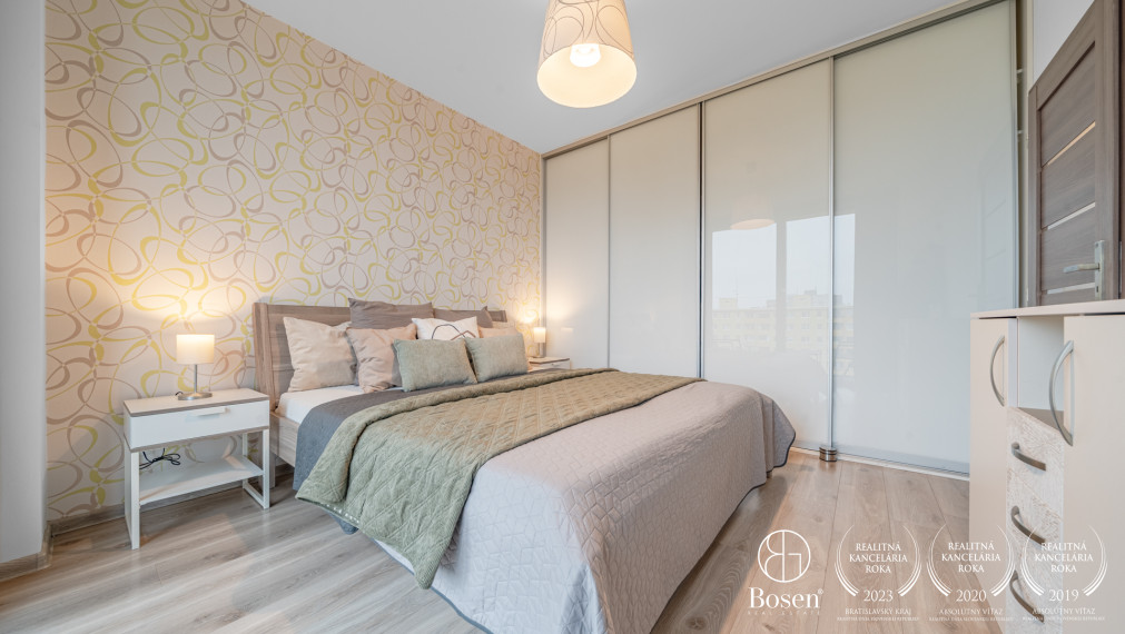 BOSEN | Priestranný zariadený 3 izbový byt s parkingom, Petržalka City