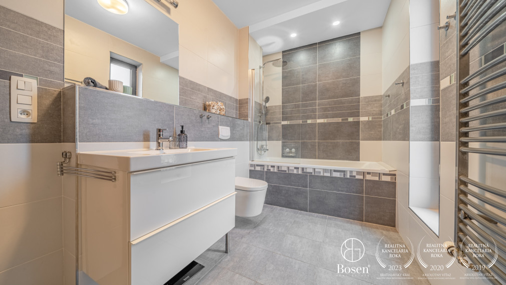 BOSEN | Priestranný zariadený 3 izbový byt s parkingom, Petržalka City