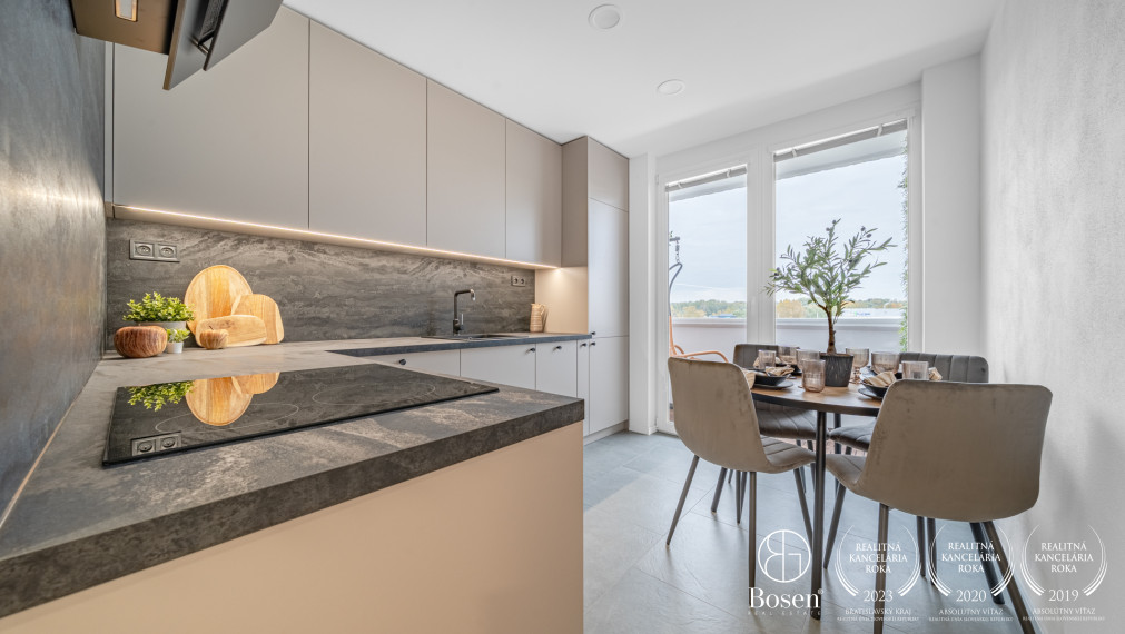 BOSEN | 4 izbový kompletne zrekonštruovaný byt s loggiou, 87,2 m2, Bzovícka, Petržalka