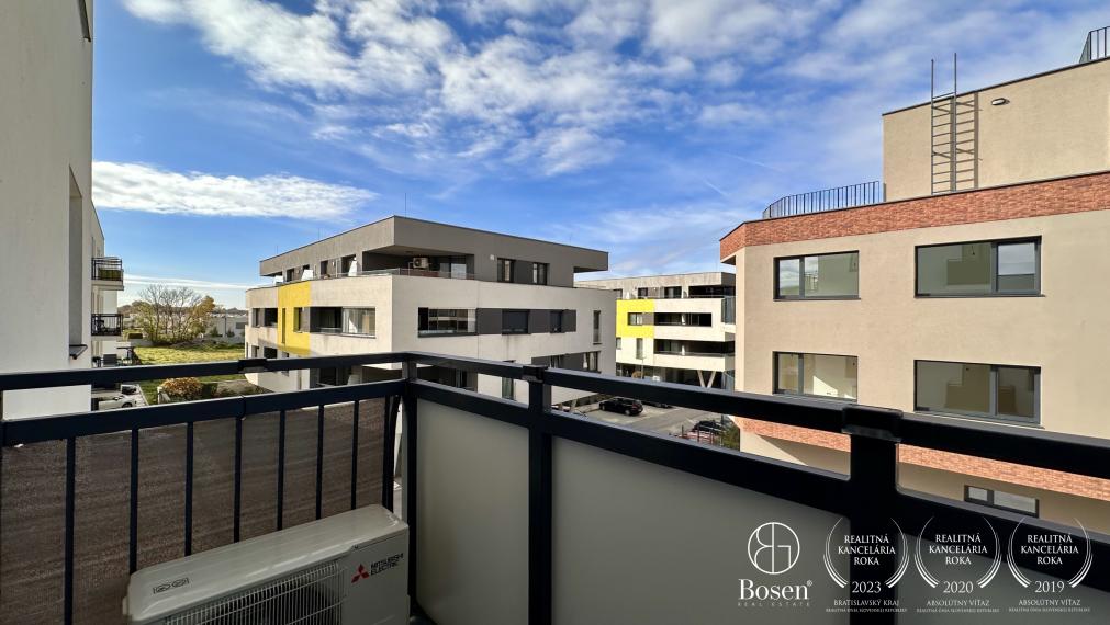 BOSEN | Pekný 1,5 izbový byt s parkovacím státim, Rovinka