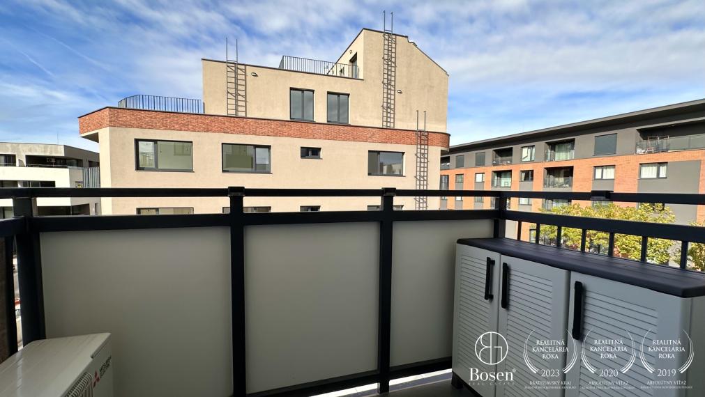 BOSEN | Pekný 1,5 izbový byt s parkovacím státim, Rovinka