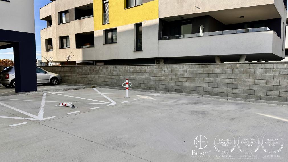 BOSEN | Pekný 1,5 izbový byt s parkovacím státim, Rovinka