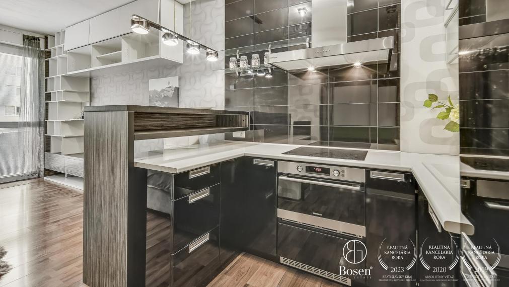 Ponúkame na prenájom 1 izbový byt. Voľný od decembra 2025