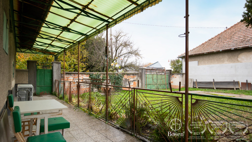 BOSEN |4 izbový rodinný dom, Dolné Saliby okres Galanta