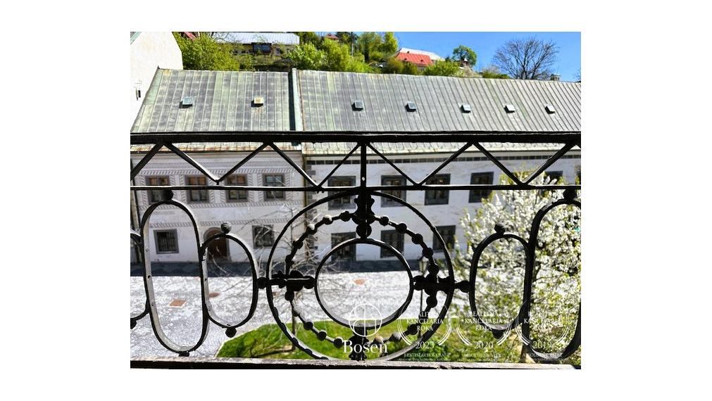 LOYALTERS | Predaj 3-izbového bytu v meštianskom dome, Banská Štiavnica – Trojičné námestie