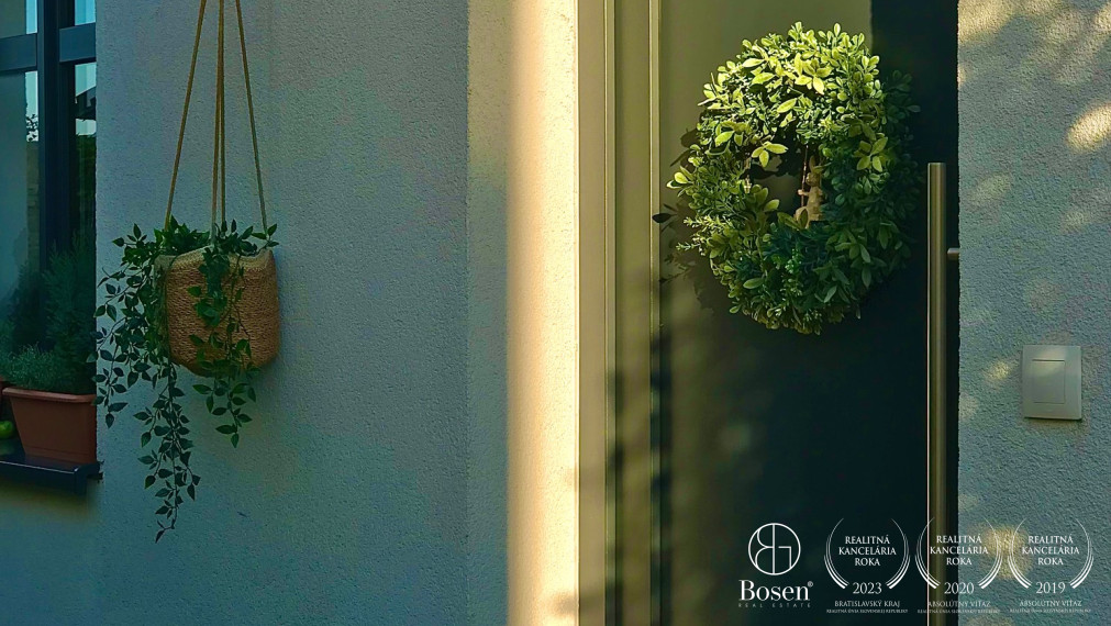 BOSEN | 3-izbový byt v samostatnom rodinnom dome s veľkou záhradou a parkovaním