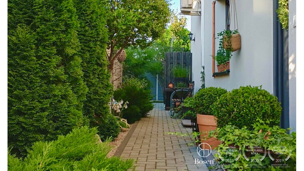 BOSEN | 3-izbový byt v samostatnom rodinnom dome s veľkou záhradou a parkovaním