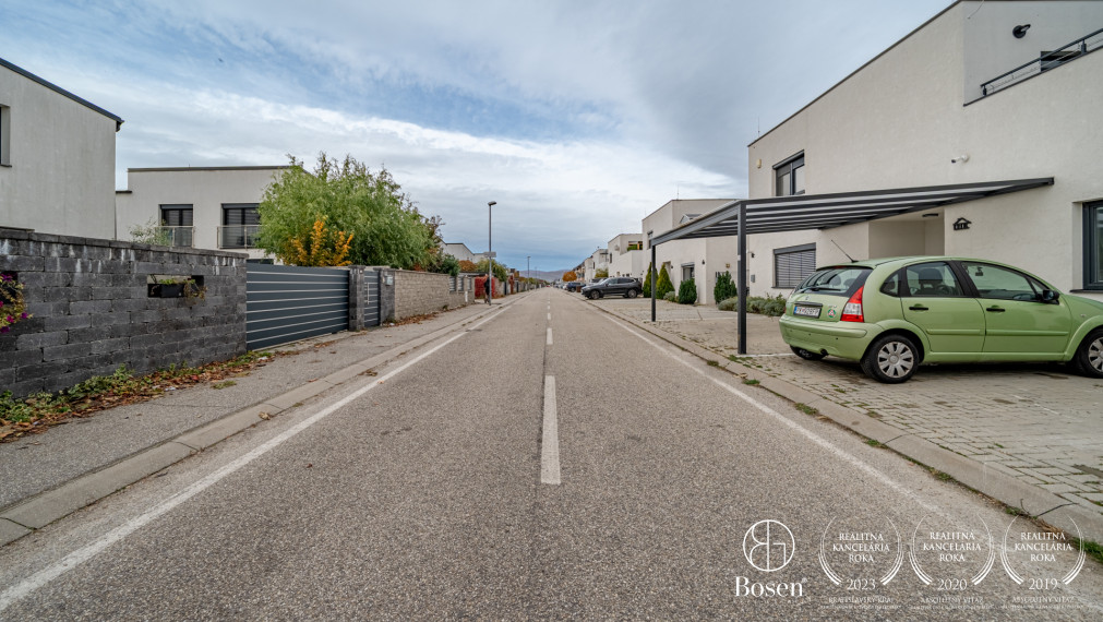 BOSEN | 3-izbový byt v samostatnom rodinnom dome s veľkou záhradou a parkovaním