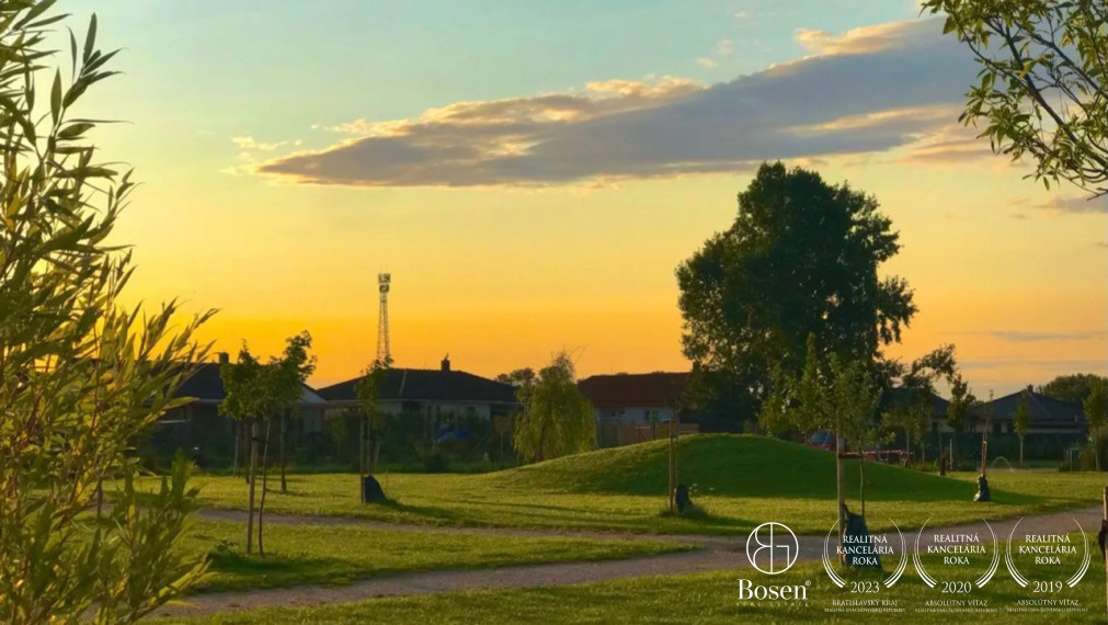 BOSEN | 3-izbový byt v samostatnom rodinnom dome s veľkou záhradou a parkovaním