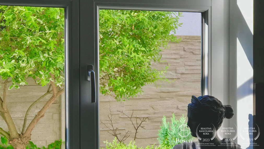 BOSEN | 3-izbový byt v samostatnom rodinnom dome s veľkou záhradou a parkovaním