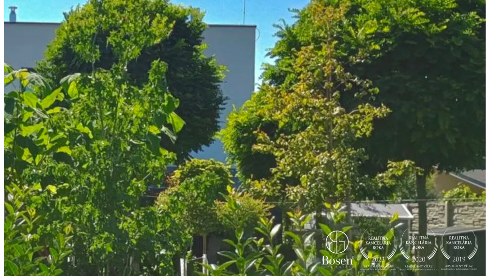 BOSEN | 3-izbový byt v samostatnom rodinnom dome s veľkou záhradou a parkovaním