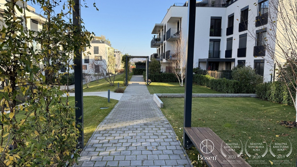 LOYALTERS | 2 izbový byt, moderný - kompletne zariadený, Záhorská Bystrica