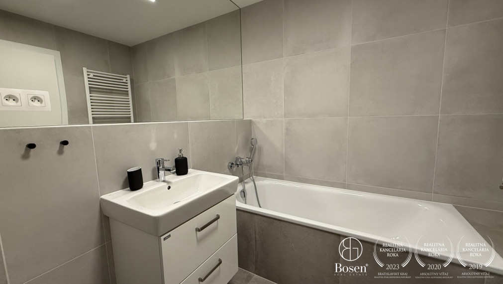 LOYALTERS | 2 izbový byt, moderný - kompletne zariadený, Záhorská Bystrica