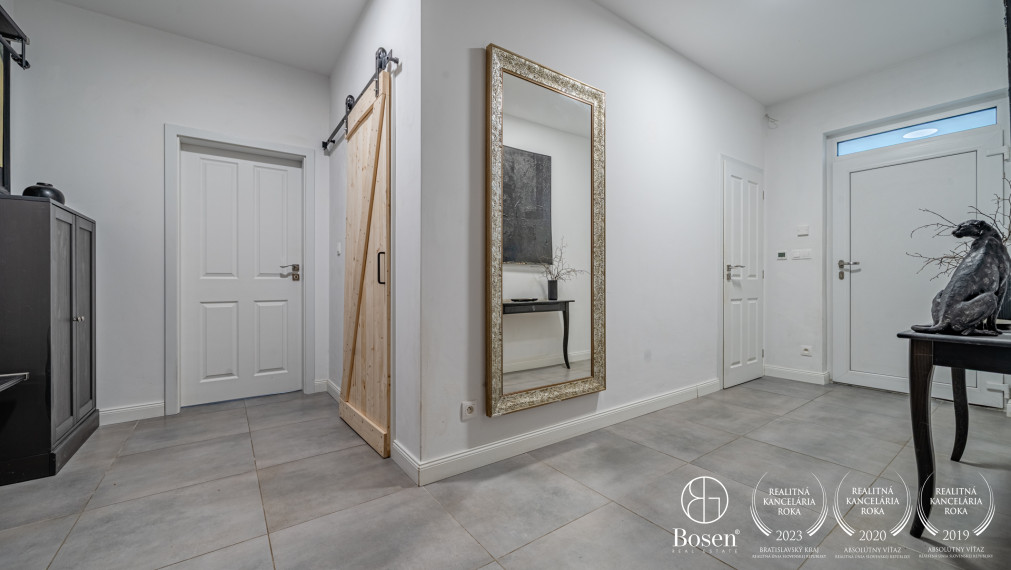 BOSEN | 3-izbový byt v samostatnom rodinnom dome s veľkou záhradou a parkovaním