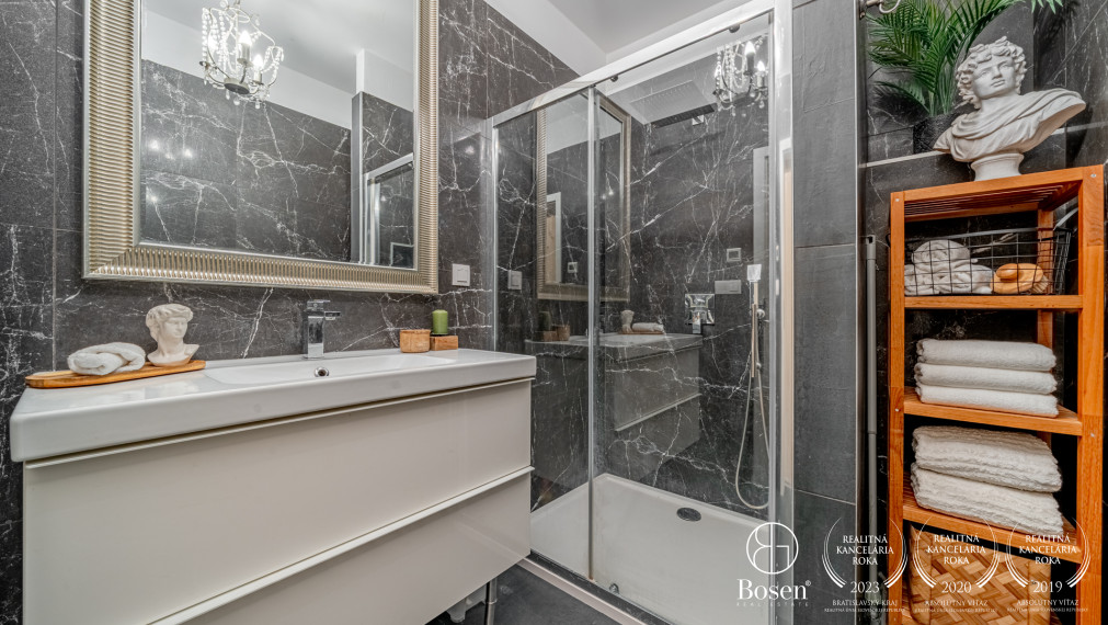 BOSEN | 3-izbový byt v samostatnom rodinnom dome s veľkou záhradou a parkovaním