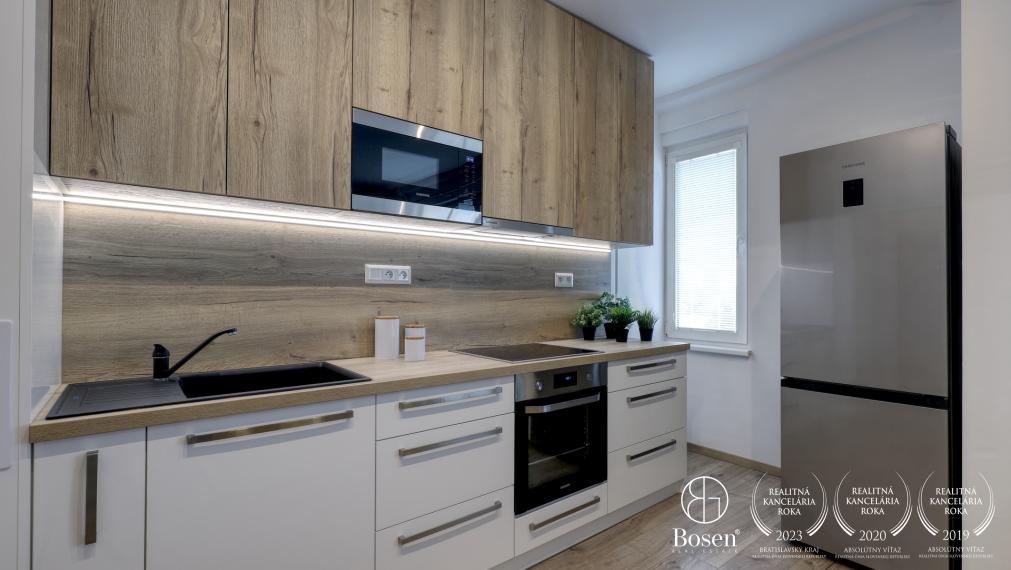 BOSEN I REZERVOVANÝ Zrekonštruovaný 2-izbový byt pri Štrkoveckom jazere