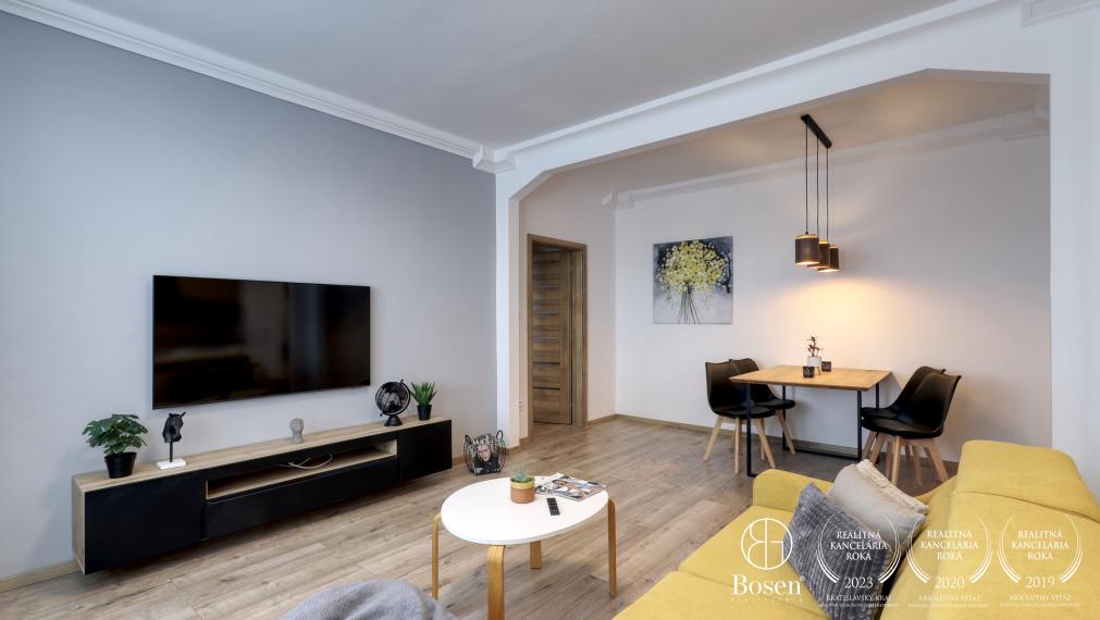 BOSEN I REZERVOVANÝ Zrekonštruovaný 2-izbový byt pri Štrkoveckom jazere