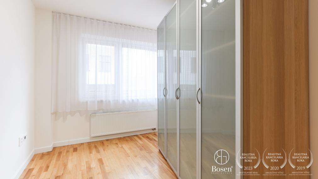 BOSEN | 4-izb byt s terasou a parkovaním - Botanicka ul.