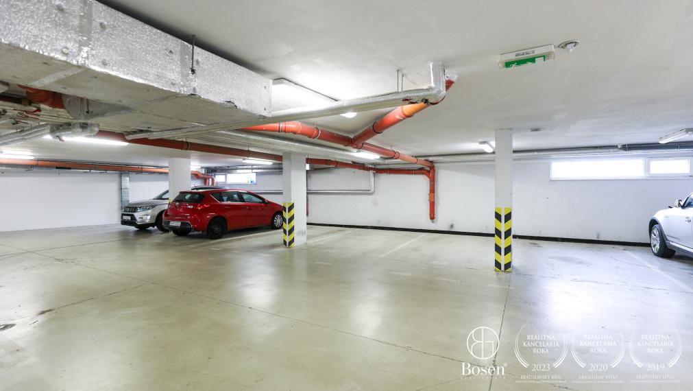 BOSEN | 4-izb byt s terasou a parkovaním - Botanicka ul.