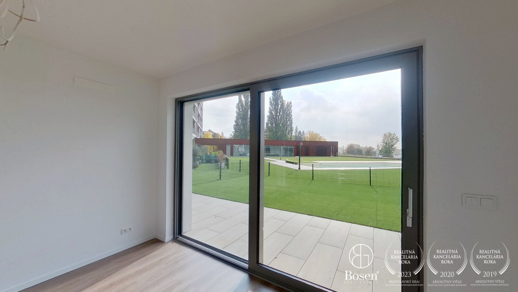 BOSEN | BLUEWAVE _ 2 izbový apartmán s predzáhradkou, A8_02, Banka, Piešťany, 124.35 m2
