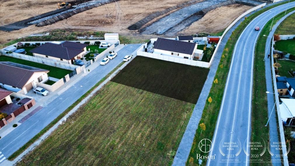 BOSEN | Slnečný stavebný pozemok pre rodinný dom v Dunajskej Strede
