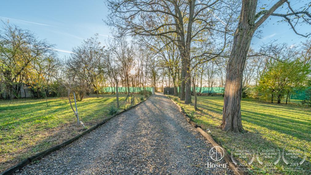 BOSEN | Unique country estate, family house, stable, 30,000 m² land, only 27 km from Bratislava, Dúbrava