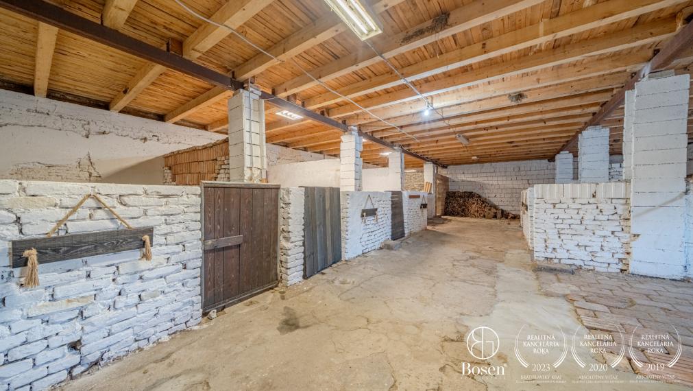 BOSEN | Unique country estate, family house, stable, 30,000 m² land, only 27 km from Bratislava, Dúbrava