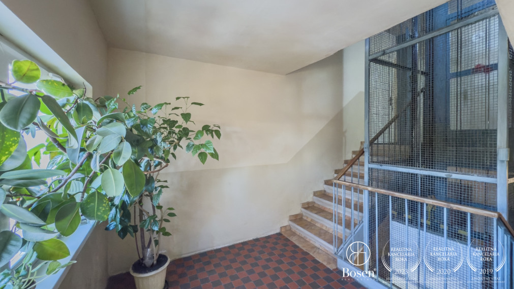 BOSEN | 2 izbový byt s loggiou v centre Fiľakova, 65m2